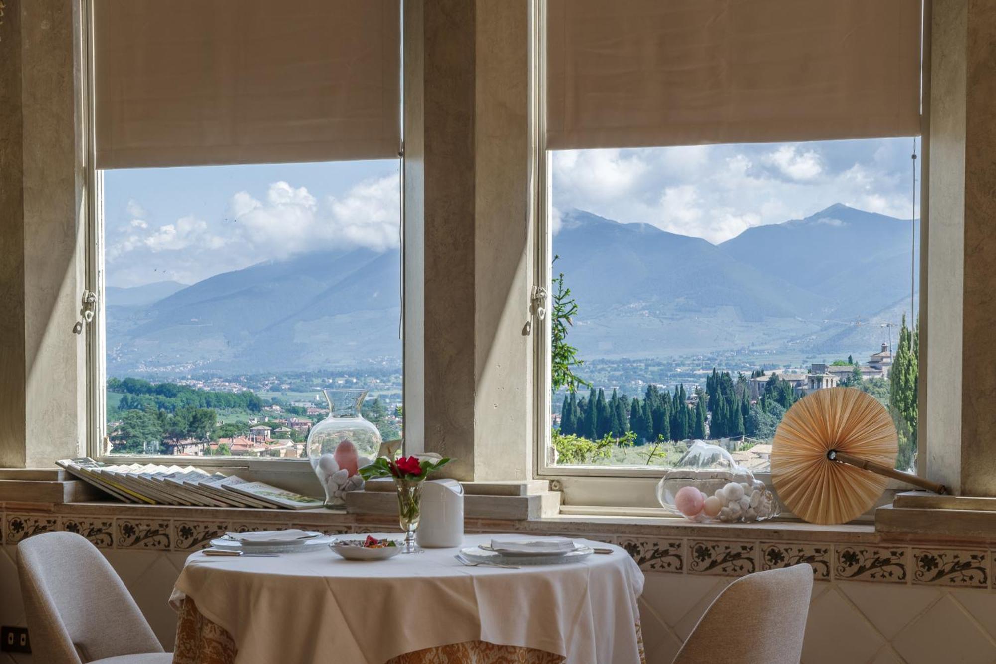 Palazzo Dragoni Hotel Spoleto Exterior foto