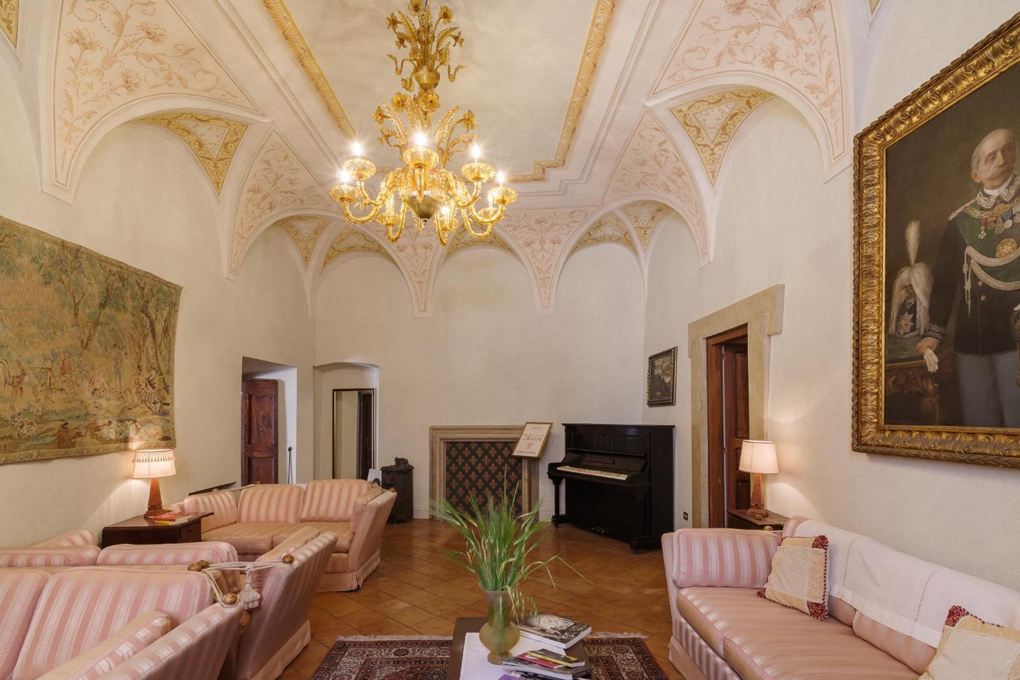 Palazzo Dragoni Hotel Spoleto Exterior foto